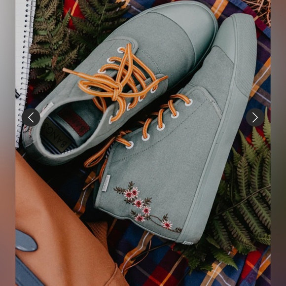 NWT BANGS Green Canvas Sneakers with Yellow Laces Size 8.5 - Picture 15 of 16